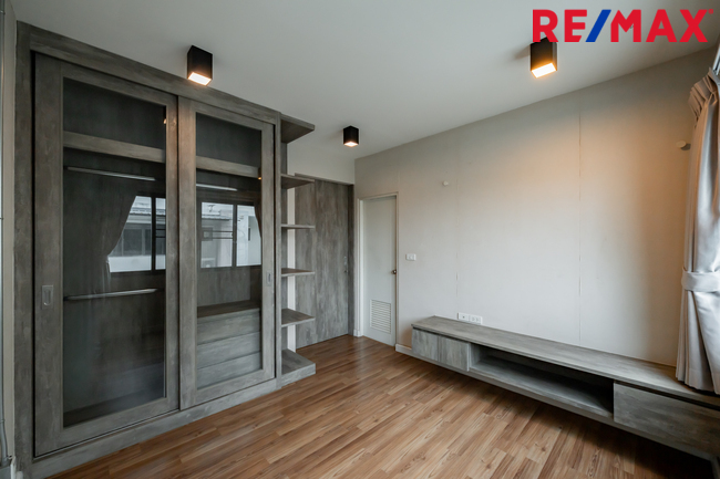 หลังมุม New Listing! 2026 Town Avenue Cocos ทาวน์โฮมจาก Sansiri 23 ตร.วา (#บ้านตัวอย่าง ) พระรามสอง ซอย 50, แยก 7, ใกล้ Central พระรามสอง เพียง 700 เมตร [ขายขาดทุนถึง 1.5 ล้าน มาในราคาพิเศษ!!