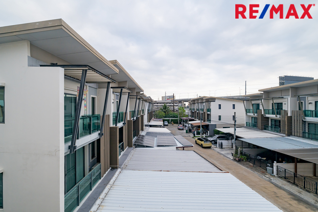 หลังมุม New Listing! 2026 Town Avenue Cocos ทาวน์โฮมจาก Sansiri 23 ตร.วา (#บ้านตัวอย่าง ) พระรามสอง ซอย 50, แยก 7, ใกล้ Central พระรามสอง เพียง 700 เมตร [ขายขาดทุนถึง 1.5 ล้าน มาในราคาพิเศษ!!