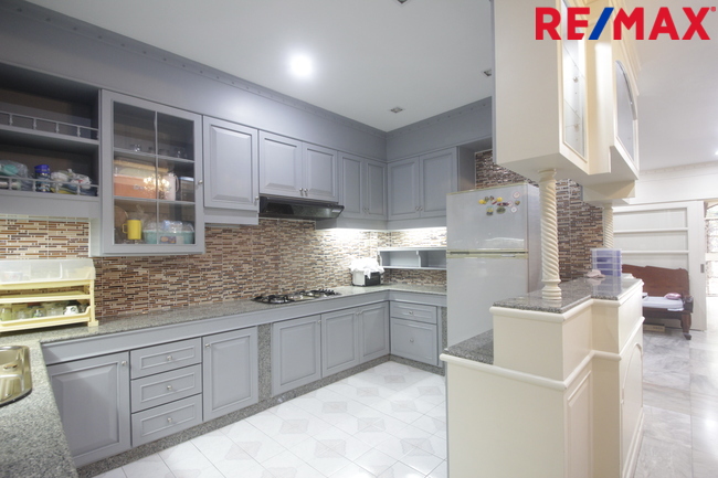 ทาวน์โฮมพาราไดซ์วิลล่า จรัญสนิทวงศ์5 ใกล้รถไฟฟ้าท่าพระ BTSจรัญ13 เดอะมอลล์ท่าพระ บ้านพร้อมอยู่ ตกแต่งแล้ว 3ชั้น 27วา เฟอร์บิวท์อิน เดินทางสะดวก ราคาเจรจาได้