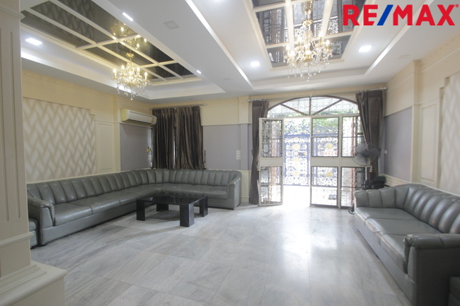 ทาวน์โฮมพาราไดซ์วิลล่า จรัญสนิทวงศ์5 ใกล้รถไฟฟ้าท่าพระ BTSจรัญ13 เดอะมอลล์ท่าพระ บ้านพร้อมอยู่ ตกแต่งแล้ว 3ชั้น 27วา เฟอร์บิวท์อิน เดินทางสะดวก ราคาเจรจาได้