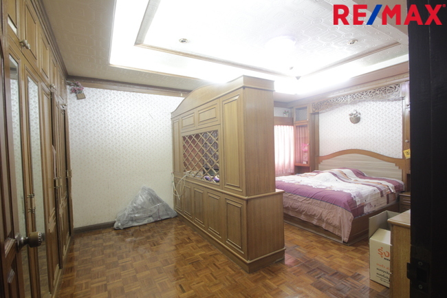 ทาวน์โฮมพาราไดซ์วิลล่า จรัญสนิทวงศ์5 ใกล้รถไฟฟ้าท่าพระ BTSจรัญ13 เดอะมอลล์ท่าพระ บ้านพร้อมอยู่ ตกแต่งแล้ว 3ชั้น 27วา เฟอร์บิวท์อิน เดินทางสะดวก ราคาเจรจาได้