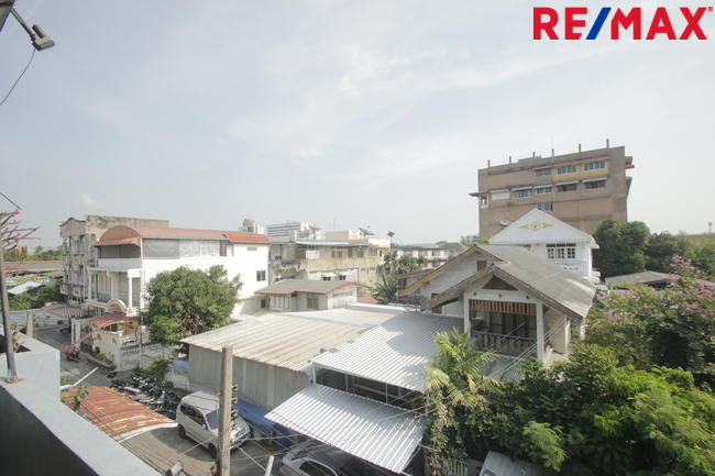 ทาวน์โฮมพาราไดซ์วิลล่า จรัญสนิทวงศ์5 ใกล้รถไฟฟ้าท่าพระ BTSจรัญ13 เดอะมอลล์ท่าพระ บ้านพร้อมอยู่ ตกแต่งแล้ว 3ชั้น 27วา เฟอร์บิวท์อิน เดินทางสะดวก ราคาเจรจาได้