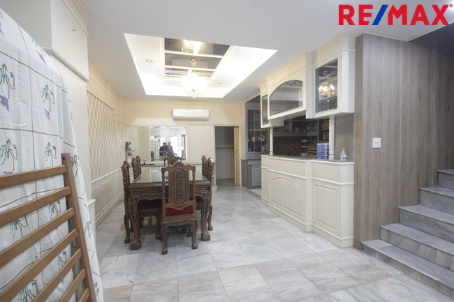 ทาวน์โฮมพาราไดซ์วิลล่า จรัญสนิทวงศ์5 ใกล้รถไฟฟ้าท่าพระ BTSจรัญ13 เดอะมอลล์ท่าพระ บ้านพร้อมอยู่ ตกแต่งแล้ว 3ชั้น 27วา เฟอร์บิวท์อิน เดินทางสะดวก ราคาเจรจาได้