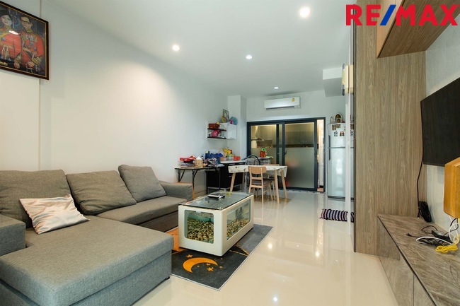 ขายบ้านกลางเมือง สาทร – สุขสวัสดิ์ ทาวน์โฮม 3 ชั้น ในซอยสุขสวัสดิ์ 39 ถูกสุดในโครงการ วิวสะพานภูมิพล