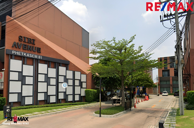 ขาย ทาวน์โฮม 3.5 ชั้น 2 คูหา ถ.เพชรเกษม 81 โครงการ Siri Avenue Phetkasem 81 (สิริ อเวนิว เพชรเกษม 81) ราคาขาย 10.95 Mb. / เช่า 60,000 บาทต่อเดือน สัญญา 1 ปีขึ้นไป มัดจำ 3 เดือน