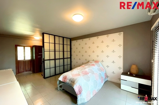 ขาย ทาวน์โฮม 3.5 ชั้น 2 คูหา ถ.เพชรเกษม 81 โครงการ Siri Avenue Phetkasem 81 (สิริ อเวนิว เพชรเกษม 81) ราคาขาย 10.95 Mb. / เช่า 60,000 บาทต่อเดือน สัญญา 1 ปีขึ้นไป มัดจำ 3 เดือน