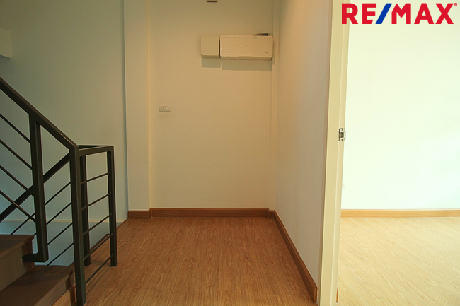 ขายทาวน์โฮม มิวส์ เทียนทะเล 3 ชั้น ถนนเมน บ้านหน้ากว้าง 7.5 เมตร 25.3 ตร.วา ราคา 4.59 ล้าน