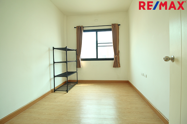 ขายทาวน์โฮม มิวส์ เทียนทะเล 3 ชั้น ถนนเมน บ้านหน้ากว้าง 7.5 เมตร 25.3 ตร.วา ราคา 4.59 ล้าน