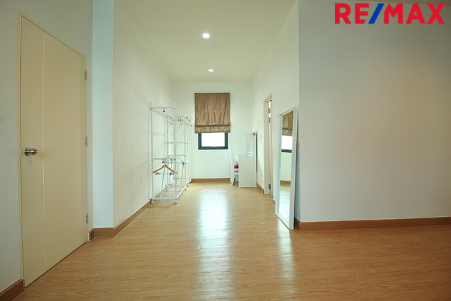 ขายทาวน์โฮม มิวส์ เทียนทะเล 3 ชั้น ถนนเมน บ้านหน้ากว้าง 7.5 เมตร 25.3 ตร.วา ราคา 4.59 ล้าน