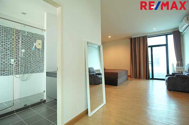 ขายทาวน์โฮม มิวส์ เทียนทะเล 3 ชั้น ถนนเมน บ้านหน้ากว้าง 7.5 เมตร 25.3 ตร.วา ราคา 4.59 ล้าน