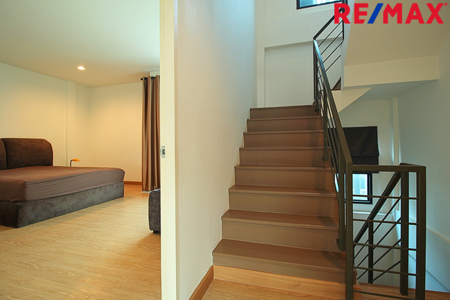 ขายทาวน์โฮม มิวส์ เทียนทะเล 3 ชั้น ถนนเมน บ้านหน้ากว้าง 7.5 เมตร 25.3 ตร.วา ราคา 4.59 ล้าน