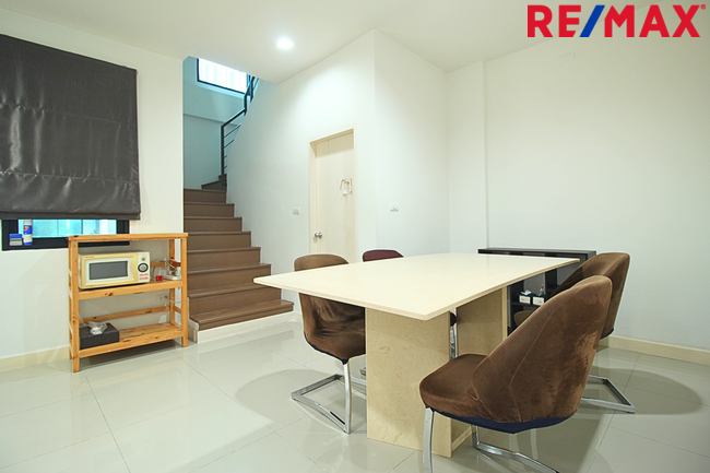 ขายทาวน์โฮม มิวส์ เทียนทะเล 3 ชั้น ถนนเมน บ้านหน้ากว้าง 7.5 เมตร 25.3 ตร.วา ราคา 4.59 ล้าน