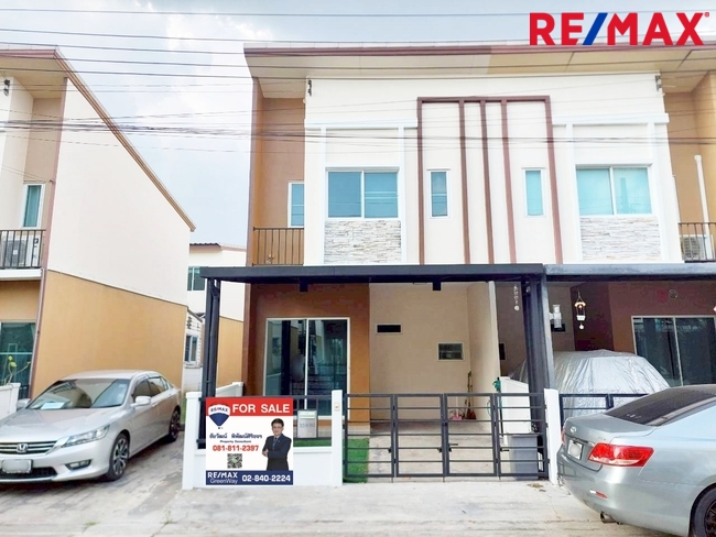 ขายด่วน! ทาวน์โฮมหลังมุม รีโนเวทใหม่ พร้อมอยู่ @ พลีโน เพชรเกษม 81