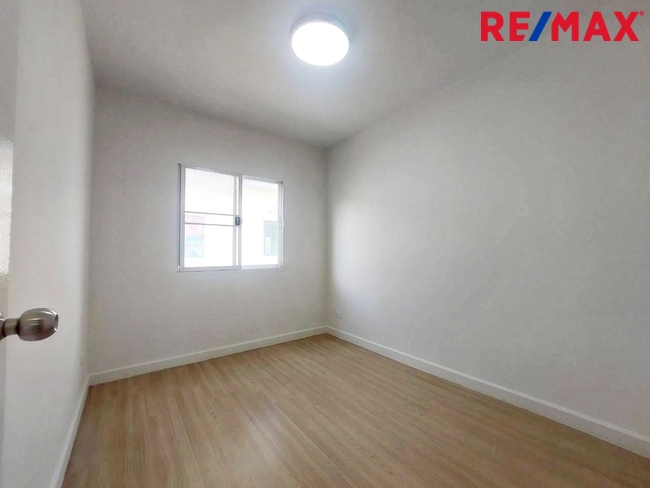 ขายด่วน! ทาวน์โฮมหลังมุม รีโนเวทใหม่ พร้อมอยู่ @ พลีโน เพชรเกษม 81