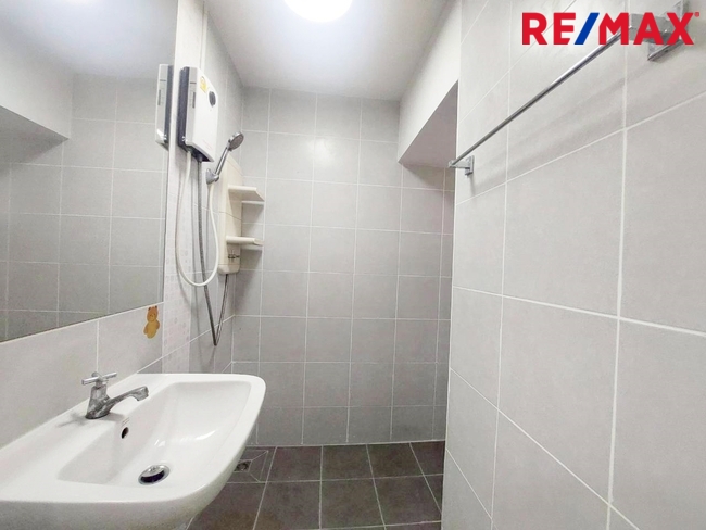 ขายด่วน! ทาวน์โฮมหลังมุม รีโนเวทใหม่ พร้อมอยู่ @ พลีโน เพชรเกษม 81