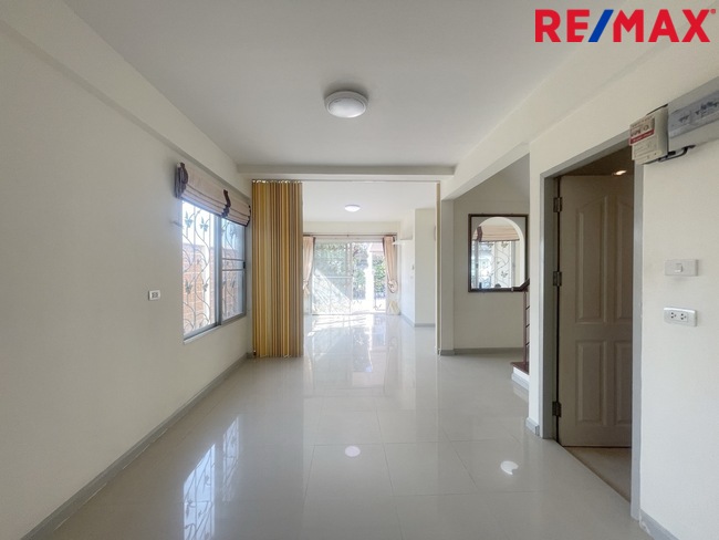 ขายทาวน์เฮ้าส์ หลังมุม แบริ่ง 58 หมู่บ้านศุภาลัย วิลล์ แบริ่ง Supalai Ville Bearingสุขุมวิท บางนา อ่อนนุช สุวรรณภูมิ BTS สายสีเขียวและสายสีเหลือง ใกล้โรงเรียนเซนต์โยเซฟ โรงเรียนนานาชาติและสนามบินสุวรรณภูมิ