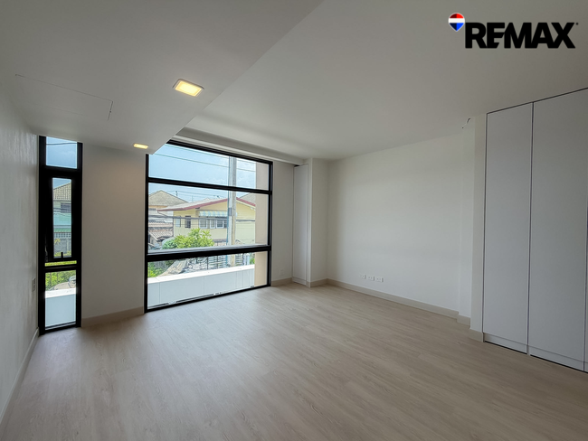 ทาวน์โฮมหรู 3.5 ชั้น The Cabinet 29 (เดอะ คาบิเน็ต ทเวนตีไนน์) ถนนประเสริฐมนูกิจ-รามอินทรา - เกษตร-นวมินทร์ พื้นที่ใช้สอยกว่า 250 ตร.ม.