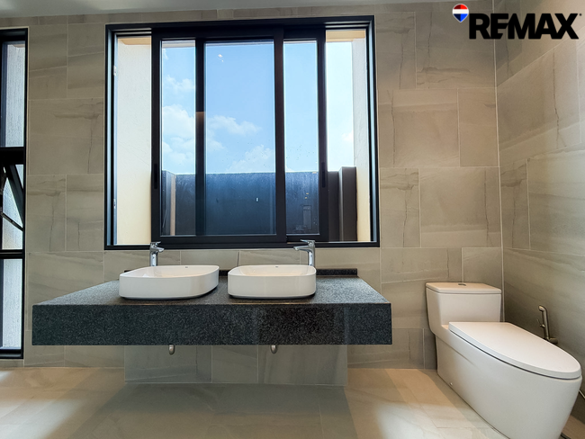 ทาวน์โฮมหรู 3.5 ชั้น The Cabinet 29 (เดอะ คาบิเน็ต ทเวนตีไนน์) ถนนประเสริฐมนูกิจ-รามอินทรา - เกษตร-นวมินทร์ พื้นที่ใช้สอยกว่า 250 ตร.ม.