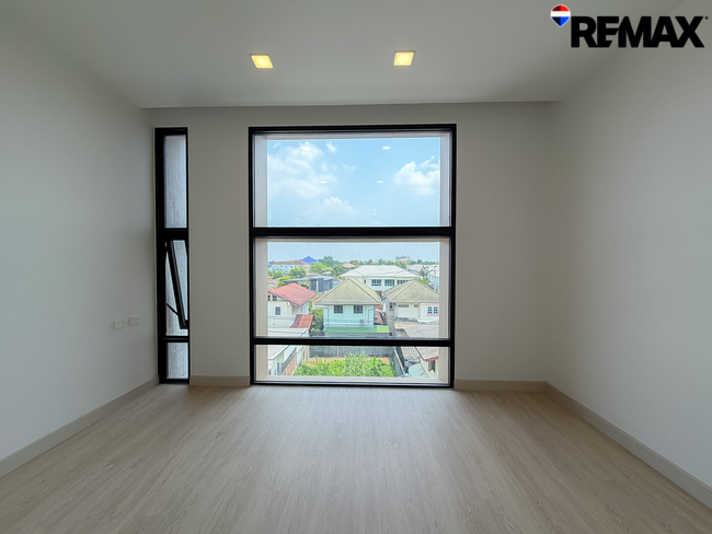 ทาวน์โฮมหรู 3.5 ชั้น The Cabinet 29 (เดอะ คาบิเน็ต ทเวนตีไนน์) ถนนประเสริฐมนูกิจ-รามอินทรา - เกษตร-นวมินทร์ พื้นที่ใช้สอยกว่า 250 ตร.ม.