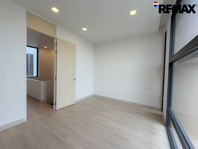 ทาวน์โฮมหรู 3.5 ชั้น The Cabinet 29 (เดอะ คาบิเน็ต ทเวนตีไนน์) ถนนประเสริฐมนูกิจ-รามอินทรา - เกษตร-นวมินทร์ พื้นที่ใช้สอยกว่า 250 ตร.ม.