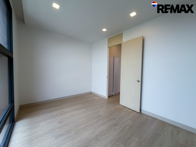 ทาวน์โฮมหรู 3.5 ชั้น The Cabinet 29 (เดอะ คาบิเน็ต ทเวนตีไนน์) ถนนประเสริฐมนูกิจ-รามอินทรา - เกษตร-นวมินทร์ พื้นที่ใช้สอยกว่า 250 ตร.ม.