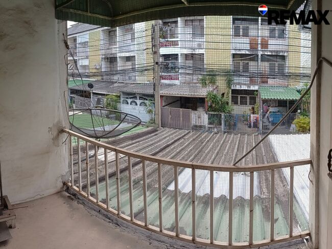 ขายทาวน์เฮ้าส์ 3 ชั้น ซอยสะพานขวา ใกล้ห้างเกทเวย์ แอท บางซื่อ (Gateway At Bangsue)