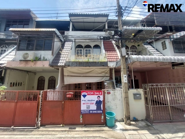 ขายทาวน์เฮาส์ 3 ชั้น ทำเลทอง จรัญสนิทวงศ์ 46 แยก 5 ใกล้ MRT สถานีบางยี่ขัน เพียง 500 เมตร พร้อมอยู่!