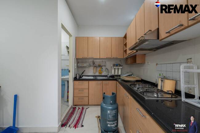 [บ้านสุขุมวิท @ EMDistrict โครต Rare!! แปลงใหญ่ 34 ตร.วา] (สุขุมวิท 31 ) หน้ากว้าง 5.4 เมตร TownHouse เรียกว่าอยู่โซน EMDistrict ได้เลย และเป็นหลังใหญ่ 4 ชั้น ที่จอดรถ 2 คันได้แบบหลวมๆ