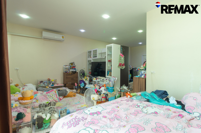 ขายทาวน์โฮม 5 นอน ม.โกลเด้นท์ ซิตี้ ปิ่นเกล้า-จรัญสนิทวงศ์ ใกล้รถไฟฟ้า MRT และทางด่วนศรีรัชฯ