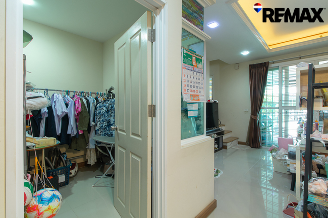 ขายทาวน์โฮม 5 นอน ม.โกลเด้นท์ ซิตี้ ปิ่นเกล้า-จรัญสนิทวงศ์ ใกล้รถไฟฟ้า MRT และทางด่วนศรีรัชฯ