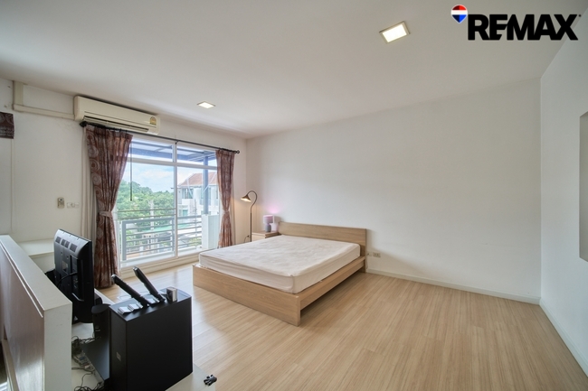 ขายบ้านพุทธบูชา36 บ้านใหม่1พุทธบูชา(หลังมุม) สภาพดี พื้นที่ดินใหญ่กว่า ติดอู่รถเมย์สาย75