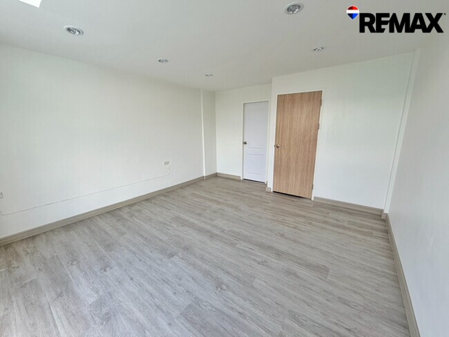 ขายทาวน์โฮม รีโนเวทใหม่ ศุภาลัยวิลล์ รัตนาธิเบศร์ 3 ห้องนอน 2.29 ล้านบาท