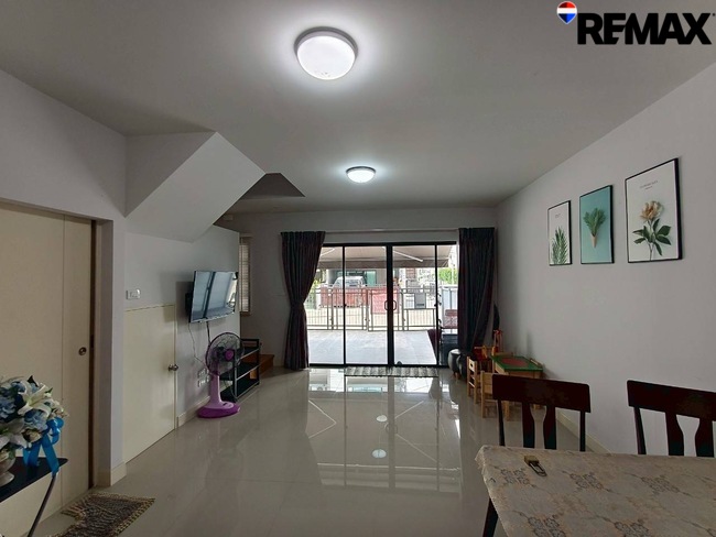 ขายทาวน์โฮม 3 ชั้น บ้านกลางเมือง ปิ่นเกล้า-จรัญสนิทวงศ์ ใกล้ทางด่วนศรีรัช และรถไฟฟ้า MRT  3  สาย
