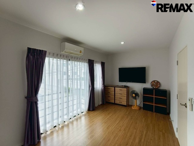 ขายทาวน์โฮม 3 ชั้น บ้านกลางเมือง ปิ่นเกล้า-จรัญสนิทวงศ์ ใกล้ทางด่วนศรีรัช และรถไฟฟ้า MRT  3  สาย