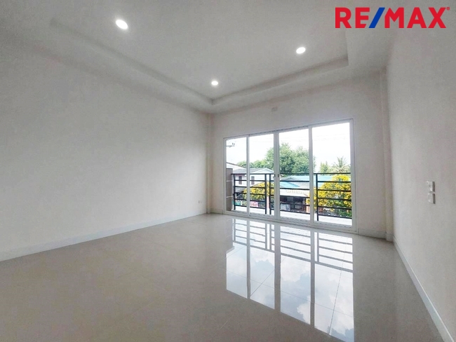 ขายตึกแถว 2 ชั้น เมืองนครปฐม ใกล้สำนักงานประกันสังคม สภาพใหม่