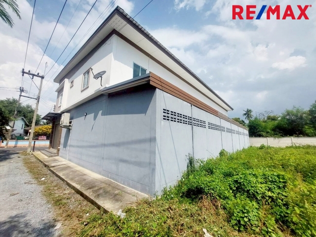 ขายตึกแถว 2 ชั้น เมืองนครปฐม ใกล้สำนักงานประกันสังคม สภาพใหม่