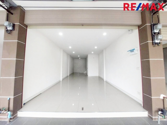 ขายตึกแถว 2 ชั้น เมืองนครปฐม ใกล้สำนักงานประกันสังคม สภาพใหม่