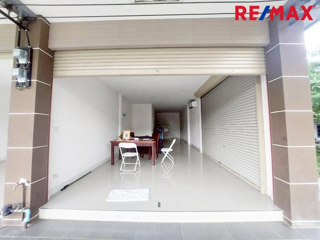 ขายตึกแถว 2 ชั้น เมืองนครปฐม ใกล้สำนักงานประกันสังคม สภาพใหม่