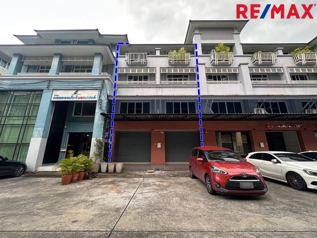 ขายอาคารพาณิชย์ 2 ห้อง ธนบุรีคอมเพล็กซ์ พระราม 2 ซอย 60(ซอยการไฟฟ้าบางขุนเทียน) ต่อเติมพร้อมใช้งาน ถนนซอยกว้าง จอดรถสะดวก ทำเลใกล้ถนนใหญ่ รวมแหล่งธุรกิจหลากหลาย ราคา 12 ล้านบาท