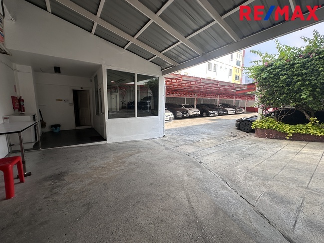 [PREMIUM SALE] ขายอาคารพาณิชย์ 6 คูหา 329 ตร.ว. ติดถนนศรีนครินทร์ / 6-Unit Commercial Building | 329 Sq. Wah | Srinakarin Main Road