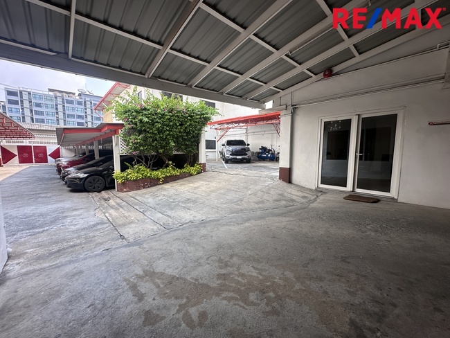 [PREMIUM SALE] ขายอาคารพาณิชย์ 6 คูหา 329 ตร.ว. ติดถนนศรีนครินทร์ / 6-Unit Commercial Building | 329 Sq. Wah | Srinakarin Main Road