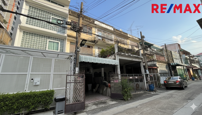 ขายบ้านพระราม3 เป็นตึกแถว3ชั้น ซอยสาธุประดิษฐ์15 แยก6 ใกล้เซ็นทรัล พระราม 3 เพียง 5 นาที