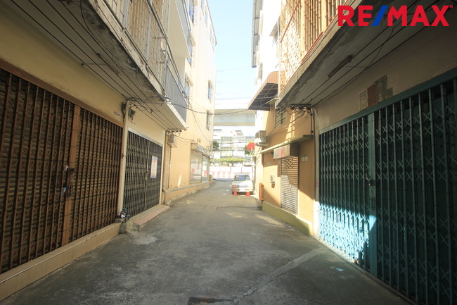 อาคารพาณิชย์สุขสวัสดิ์ บางปะแก้วดาวคะนอง ใกล้ถนนใหญ่เดินเข้าออกได้ รถไฟฟ้าบางปะแก้ว 3ชั้น 16วา รูปที่ดินถุงเงินถุงทอง อยู่อาศัย โกดังเก็บของ