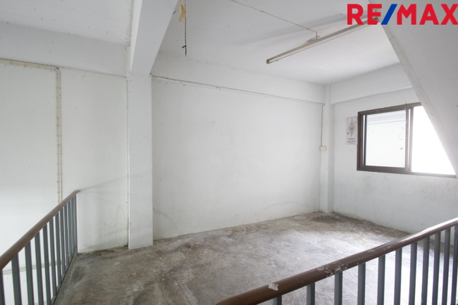 อาคารพาณิชย์สุขสวัสดิ์ ประชาอุทิศ สุขนิเวศน์2 ทำเลค้าขาย เปิดสำนักงาน ริมถนนเมนหน้าโครงการก่อนเข้าหมู่บ้าน ห้องริมระหว่างตึก ใกล้บิ๊กซีสุขสวัสดิ์ สะพานภูมิพล1-2