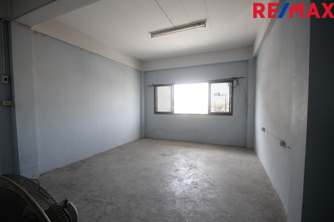 อาคารพาณิชย์สุขสวัสดิ์ ประชาอุทิศ สุขนิเวศน์2 ทำเลค้าขาย เปิดสำนักงาน ริมถนนเมนหน้าโครงการก่อนเข้าหมู่บ้าน ห้องริมระหว่างตึก ใกล้บิ๊กซีสุขสวัสดิ์ สะพานภูมิพล1-2