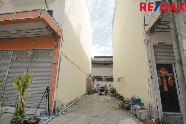 อาคารพาณิชย์สุขสวัสดิ์ ประชาอุทิศ สุขนิเวศน์2 ทำเลค้าขาย เปิดสำนักงาน ริมถนนเมนหน้าโครงการก่อนเข้าหมู่บ้าน ห้องริมระหว่างตึก ใกล้บิ๊กซีสุขสวัสดิ์ สะพานภูมิพล1-2