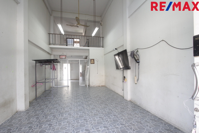 อาคารพาณิชย์สุขสวัสดิ์ ประชาอุทิศ สุขนิเวศน์2 ทำเลค้าขาย เปิดสำนักงาน ริมถนนเมนหน้าโครงการก่อนเข้าหมู่บ้าน ห้องริมระหว่างตึก ใกล้บิ๊กซีสุขสวัสดิ์ สะพานภูมิพล1-2