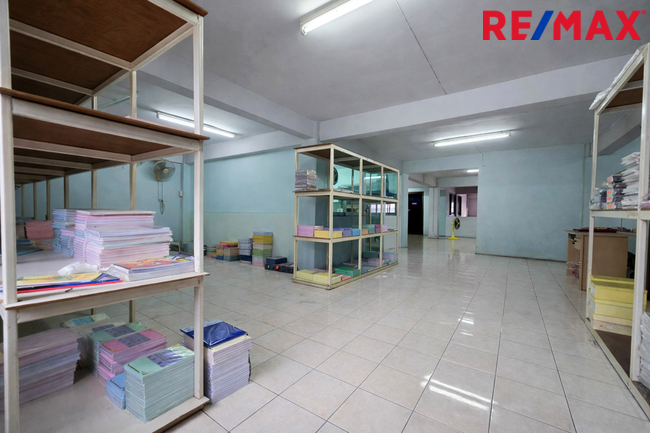 ขายอาคารพาณิชย์ 3.5 ชั้น 3 คูหา พระราม 2 ซอยสะแกงาม 35/3 พื้นที่ใหญ่ เหมาะทำธุรกิจ