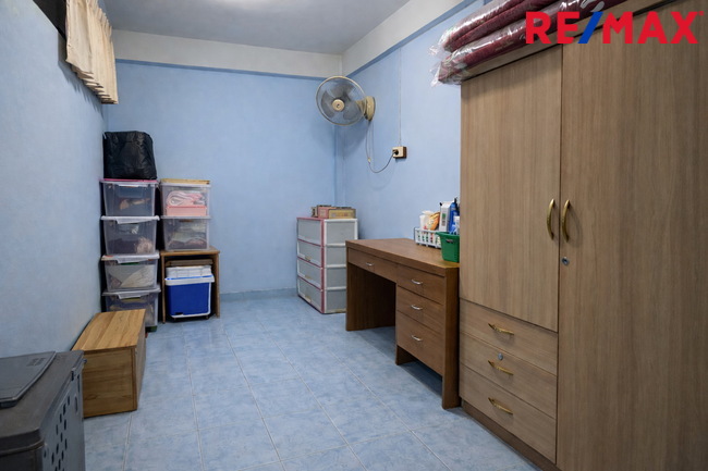 ขายอาคารพาณิชย์ 3.5 ชั้น 3 คูหา พระราม 2 ซอยสะแกงาม 35/3 พื้นที่ใหญ่ เหมาะทำธุรกิจ