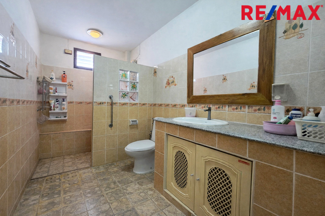 ขายอาคารพาณิชย์ 3.5 ชั้น 3 คูหา พระราม 2 ซอยสะแกงาม 35/3 พื้นที่ใหญ่ เหมาะทำธุรกิจ